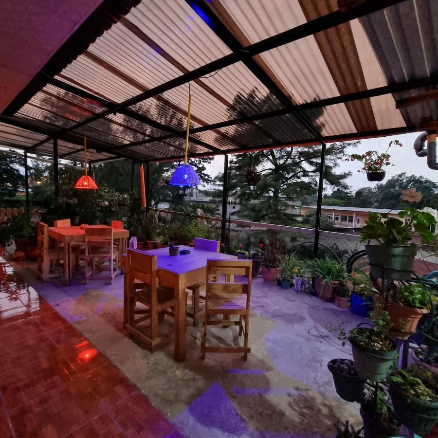 Hotel Encuentro Del Viajero Panajachel Ngoại thất bức ảnh