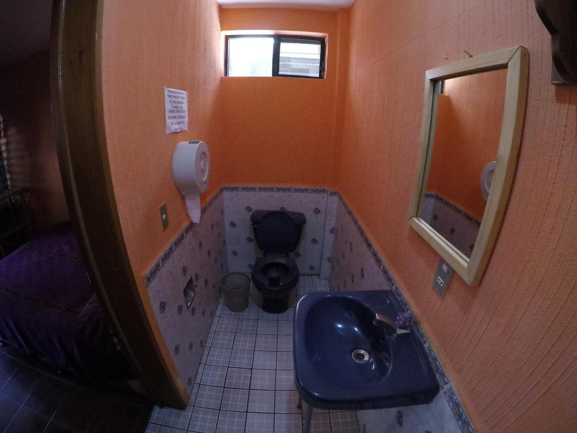 Hotel Encuentro Del Viajero Panajachel Ngoại thất bức ảnh