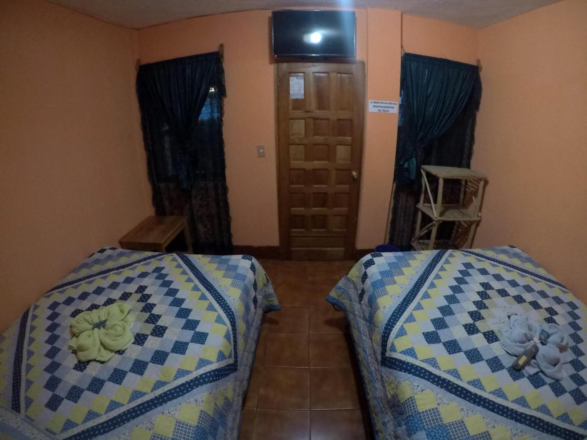 Hotel Encuentro Del Viajero Panajachel Ngoại thất bức ảnh