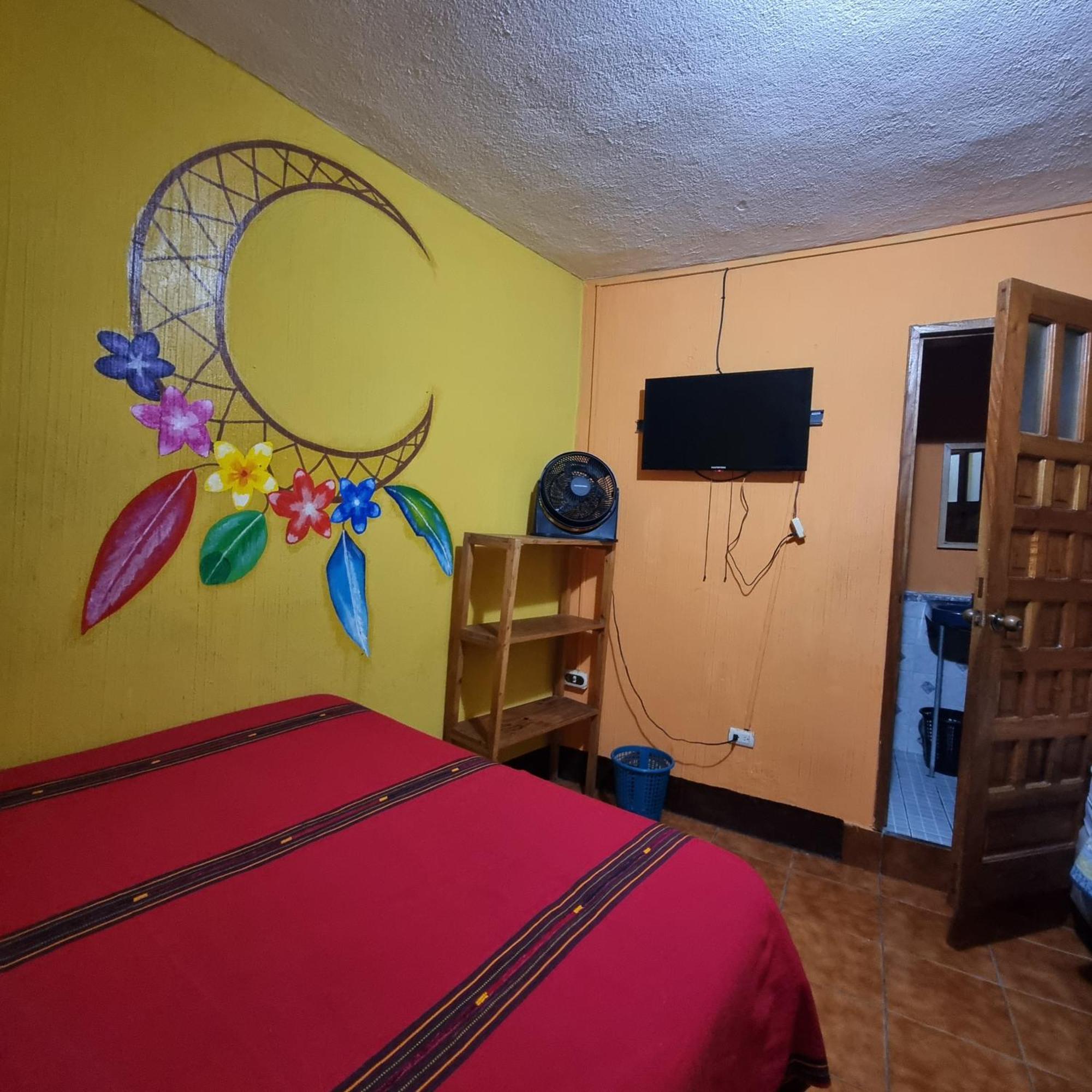 Hotel Encuentro Del Viajero Panajachel Ngoại thất bức ảnh
