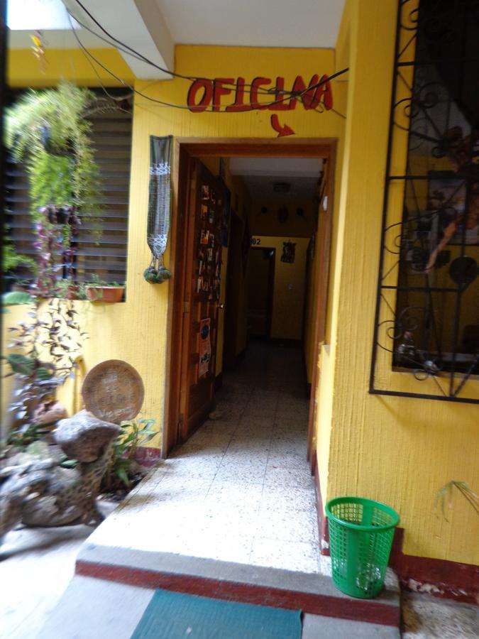 Hotel Encuentro Del Viajero Panajachel Ngoại thất bức ảnh