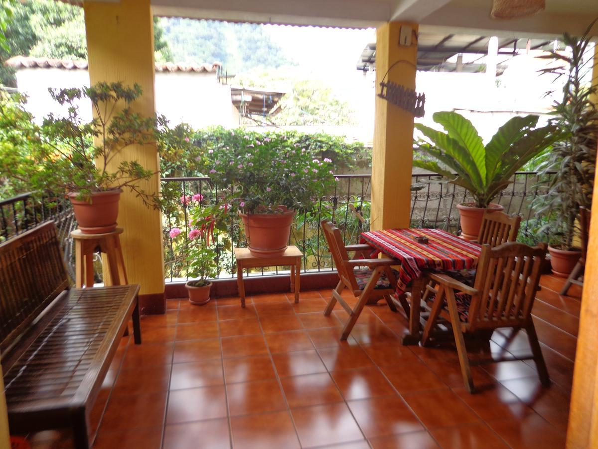 Hotel Encuentro Del Viajero Panajachel Ngoại thất bức ảnh
