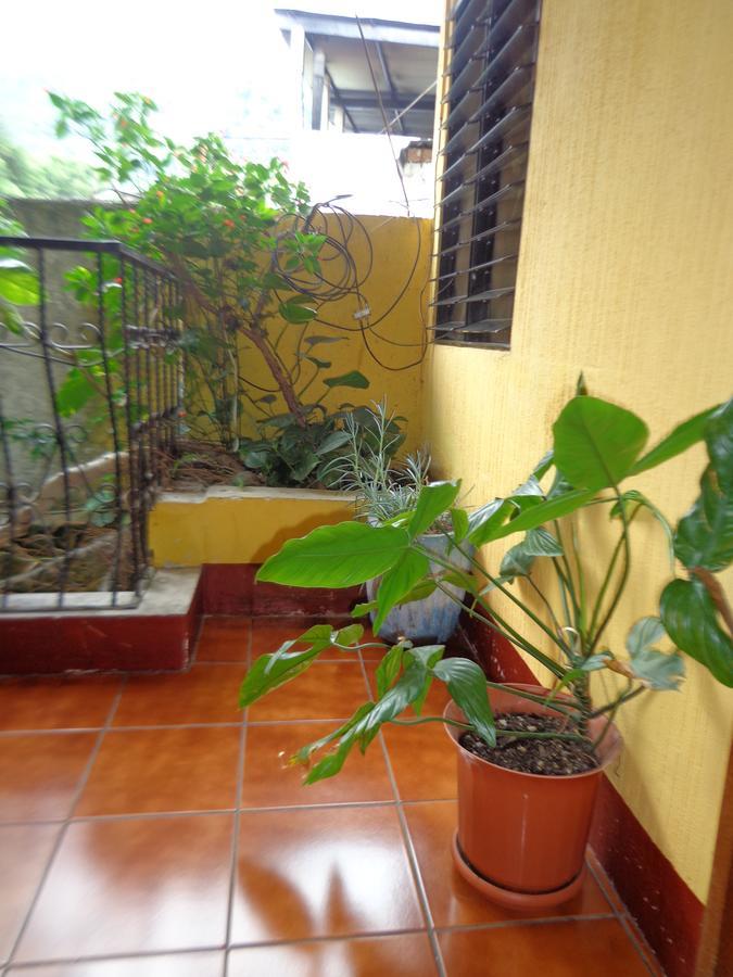 Hotel Encuentro Del Viajero Panajachel Ngoại thất bức ảnh