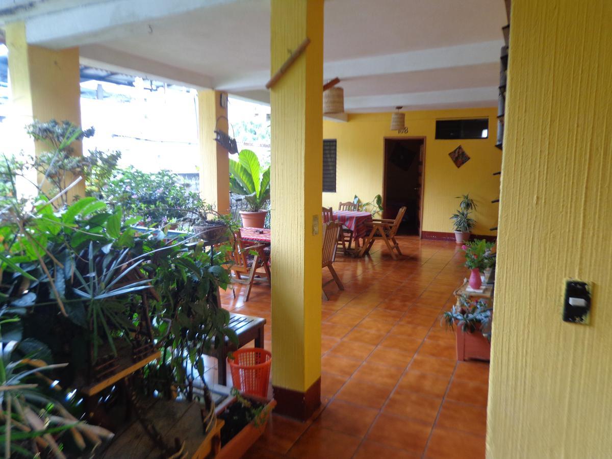 Hotel Encuentro Del Viajero Panajachel Ngoại thất bức ảnh