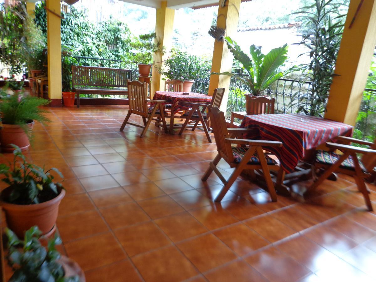 Hotel Encuentro Del Viajero Panajachel Ngoại thất bức ảnh