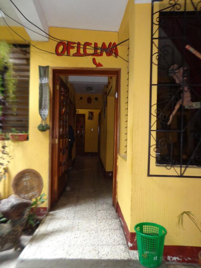 Hotel Encuentro Del Viajero Panajachel Ngoại thất bức ảnh