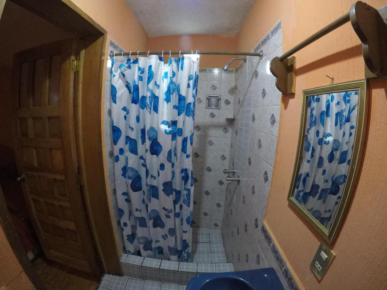 Hotel Encuentro Del Viajero Panajachel Ngoại thất bức ảnh
