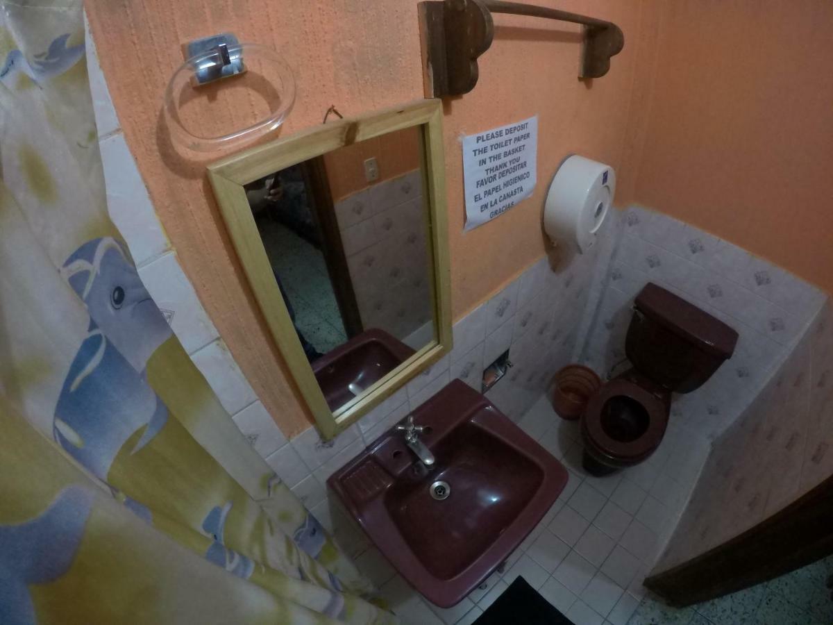Hotel Encuentro Del Viajero Panajachel Ngoại thất bức ảnh