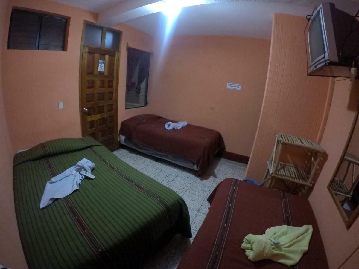 Hotel Encuentro Del Viajero Panajachel Ngoại thất bức ảnh