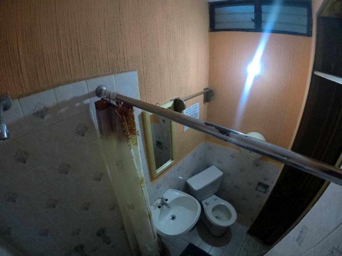 Hotel Encuentro Del Viajero Panajachel Ngoại thất bức ảnh